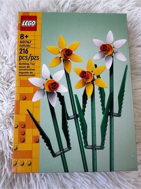 LEGO 40747 Daffodils Botanical Collection Building Set 216 Pieces New Sealed